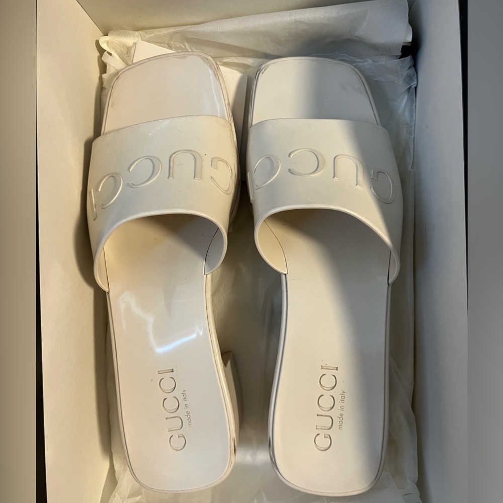 GUCCI RUBBER WHITE SANDAL